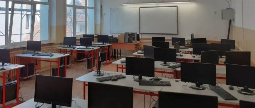 MODERNIZAREA LABORATOARELOR DE INFORMATICĂ DIN TÂRGU MUREȘ PRIN FONDURI PNRR