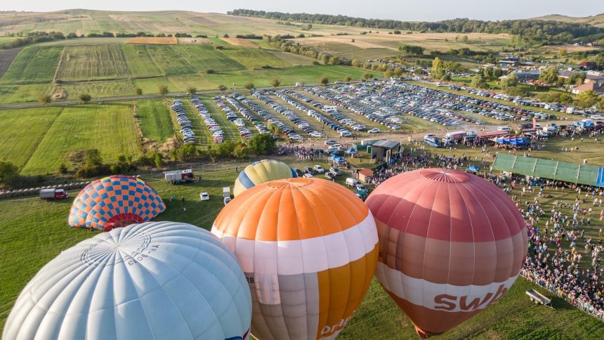 PARADA BALOANELOR CU AER CALD REVINE ÎN 2024 ÎN MUREȘ