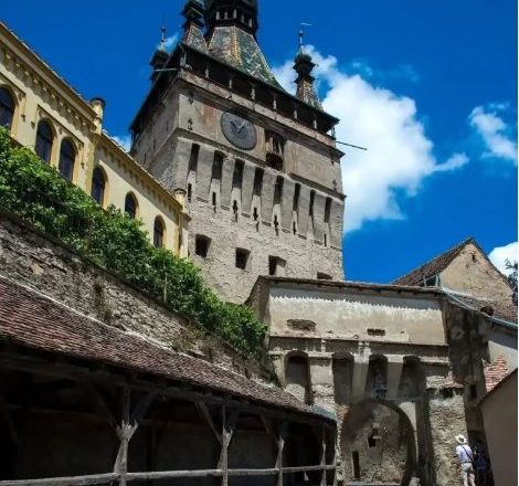 Ruinele Turnului Ţesătorilor, descoperite în timpul lucrărilor de restaurare a zidurilor Cetăţii Medievale Sighişoara